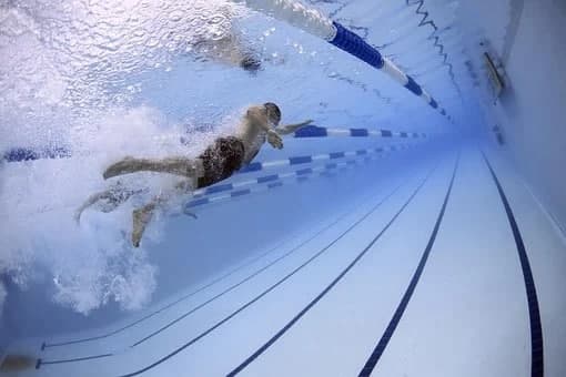 В ЗАО состоялись соревнования по плаванию среди детей